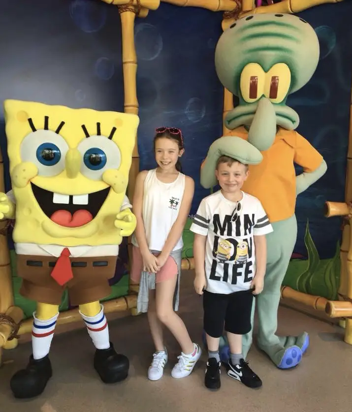 Meeting Spongebob and Squidward at Universal Studios