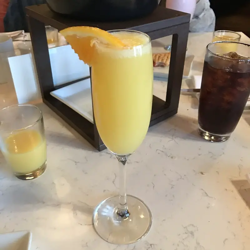 The Peach Bellini - Bon Voyage Breakfast Review