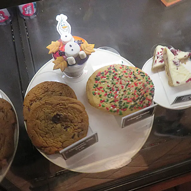 Main Street Bakery is great for a quick Magic Kingdom Breakfast stop.