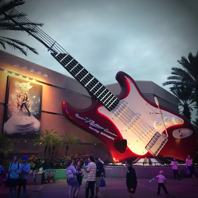 Rock n Roller Coaster at night