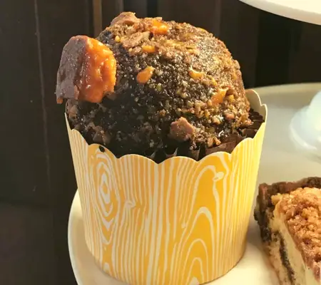 Butterfinger Cupcake at Trolley Car Cafe