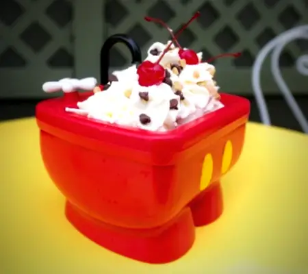 The mini Kitchen Sink Ice Cream