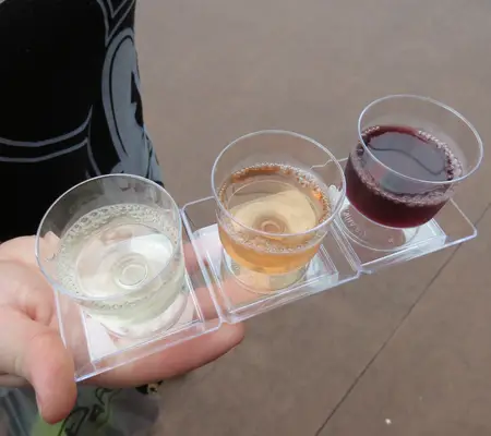 Drinks Around the World at Epcot: A wine Flight from france